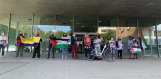 Desenes de persones mostren a Mollet la seva solidaritat amb els pobles de Palestina i Colombia