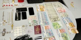 Detingudes nou persones que haurien robat a domicilis de Mollet