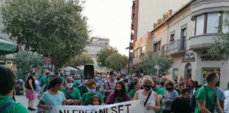 La PAH Mollet Baix Vallès i l’Assemblea de Joves Atzarola es manifesten contra la pujada de la llum