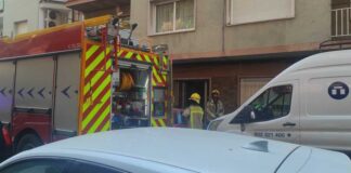 Ensurt per un foc en un edifici del carrer Sant Jordi que es va originar en un pis ocupat