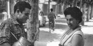 Esteve Vilardell venent llet pel carrer