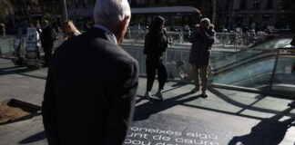 Salut instal·lara a Mollet un vinil per prevenir suicidis