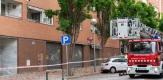 Es despren un tram d’una façana a Can Borrell sense provocar danys personals