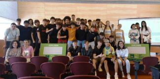 Alumnat de l’INS Gallecs presenta la cançó Waste trap remix sobre la generació dels envasos d’un sol ús