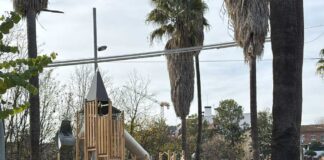 S’obre als nens el nou joc del Parc dels Colors