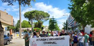 Centenars de persones mostren el seu rebuig a la urbanització del Calderí pels carrers de Mollet