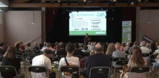 Un centenar de persones assisteixen a la primera xerrada sobre el nou sistema de recollida de residus a Mollet