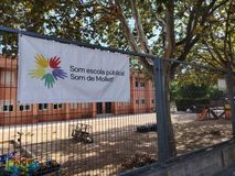 Mollet enceta el curs de forma inèdita amb una vaga de professorat